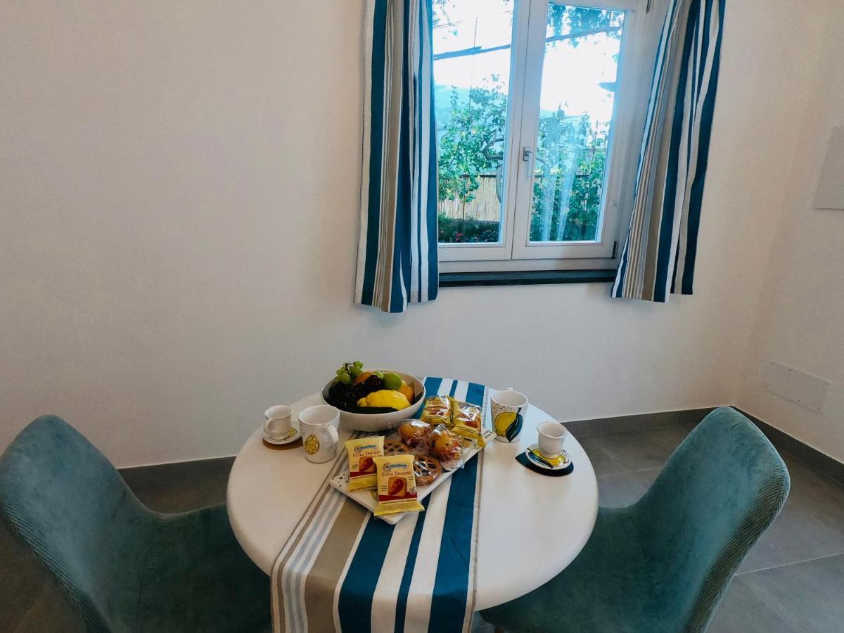 Flavia'S Lemons Bed & Breakfast ซอร์เรนโต ภายนอก รูปภาพ
