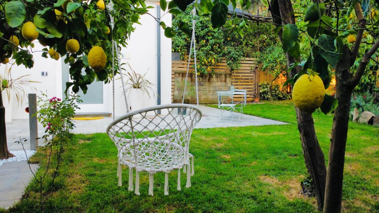 Flavia'S Lemons Bed & Breakfast ซอร์เรนโต ภายนอก รูปภาพ