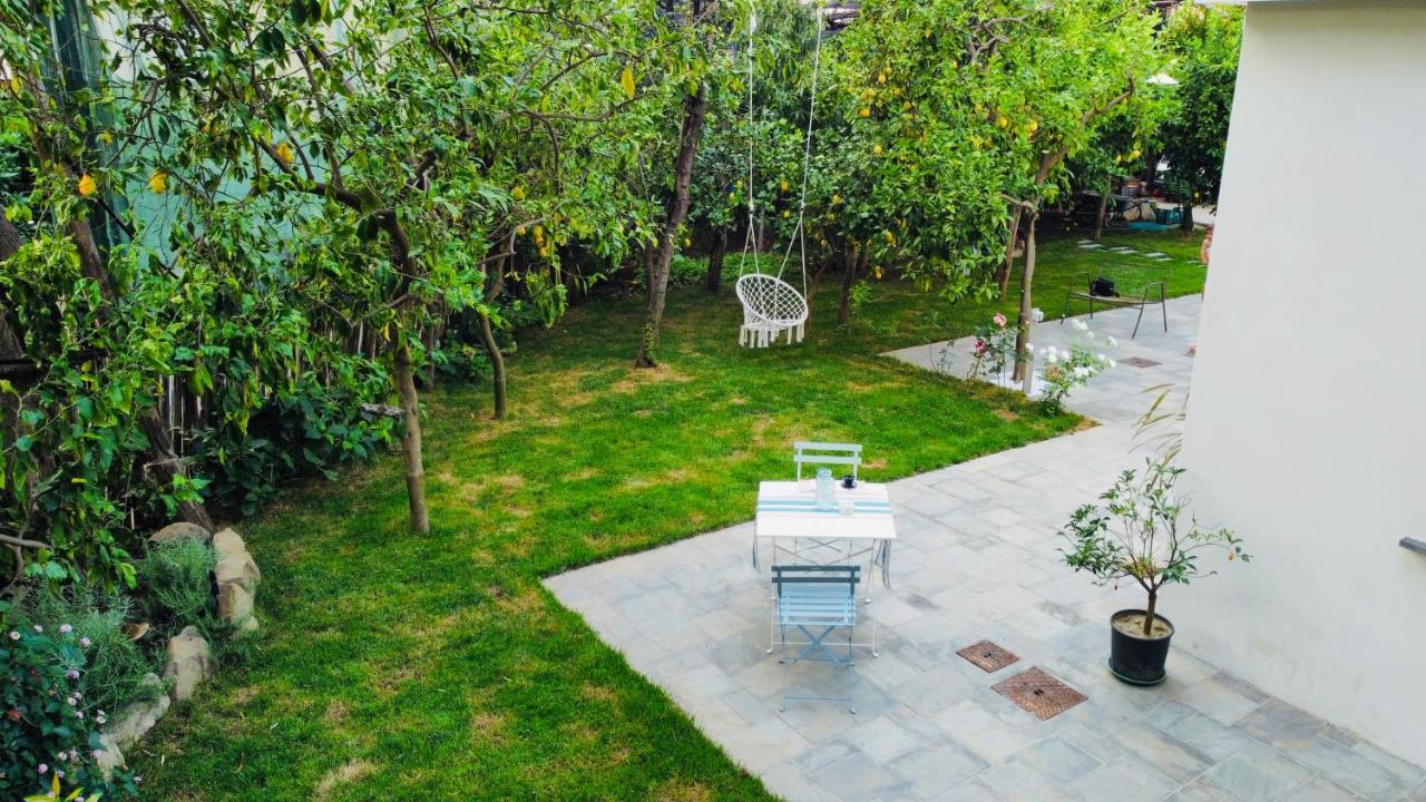 Flavia'S Lemons Bed & Breakfast ซอร์เรนโต ภายนอก รูปภาพ